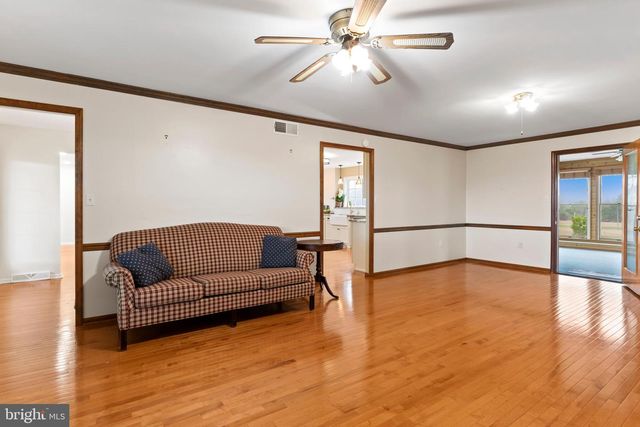 1393 LUTZTOWN RD, Boiling Springs, PA 17007