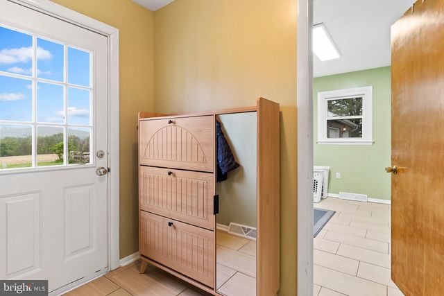 1393 LUTZTOWN RD, Boiling Springs, PA 17007