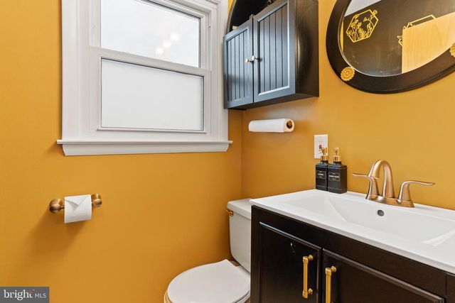 1393 LUTZTOWN RD, Boiling Springs, PA 17007