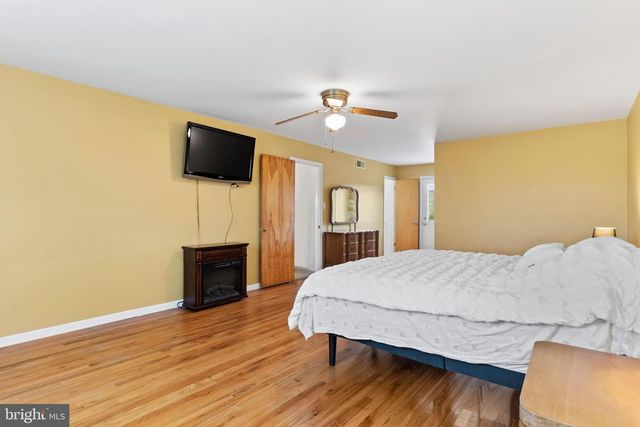 1393 LUTZTOWN RD, Boiling Springs, PA 17007
