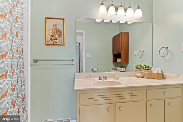 1393 LUTZTOWN RD, Boiling Springs, PA 17007