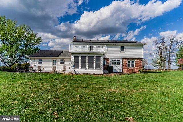 1393 LUTZTOWN RD, Boiling Springs, PA 17007