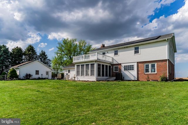 1393 LUTZTOWN RD, Boiling Springs, PA 17007
