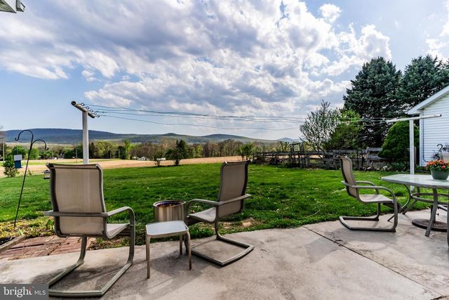 1393 LUTZTOWN RD, Boiling Springs, PA 17007