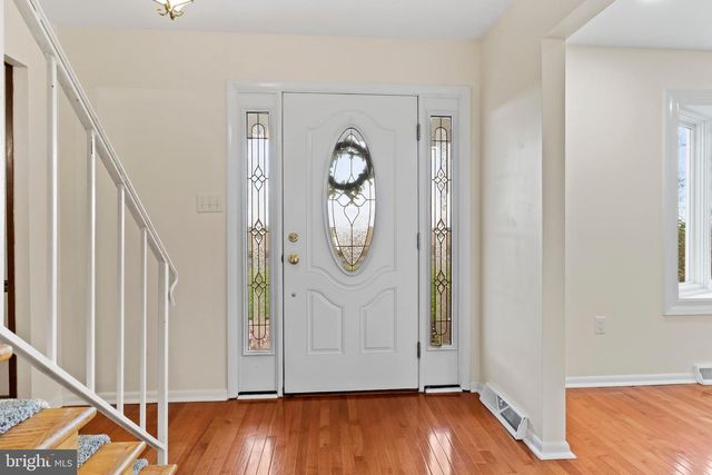 1393 LUTZTOWN RD, Boiling Springs, PA 17007