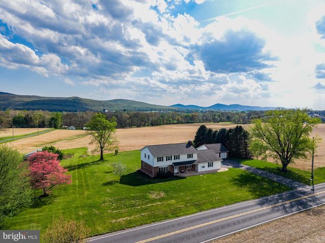 1393 LUTZTOWN RD, Boiling Springs, PA 17007