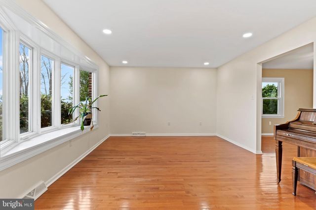 1393 LUTZTOWN RD, Boiling Springs, PA 17007