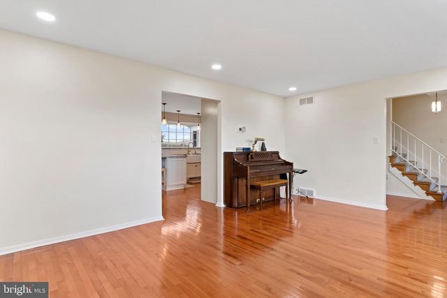 1393 LUTZTOWN RD, Boiling Springs, PA 17007