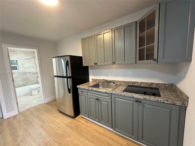 1429 SW 3rd St 6, Miami, FL 33135