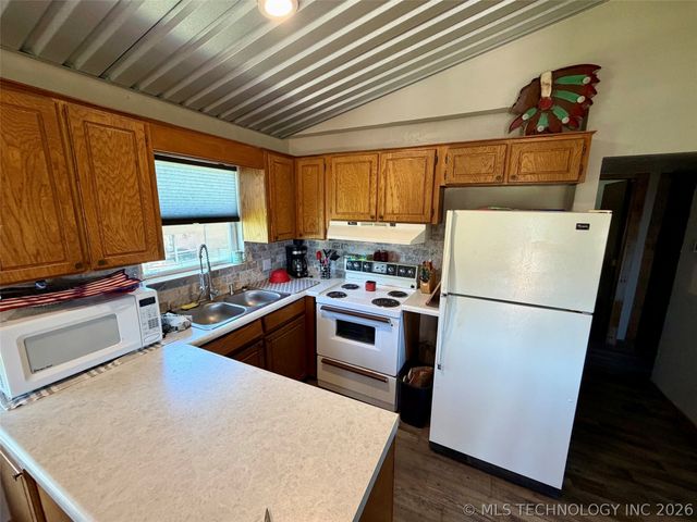 10569 Vickie Drive, Kingston, OK 73439