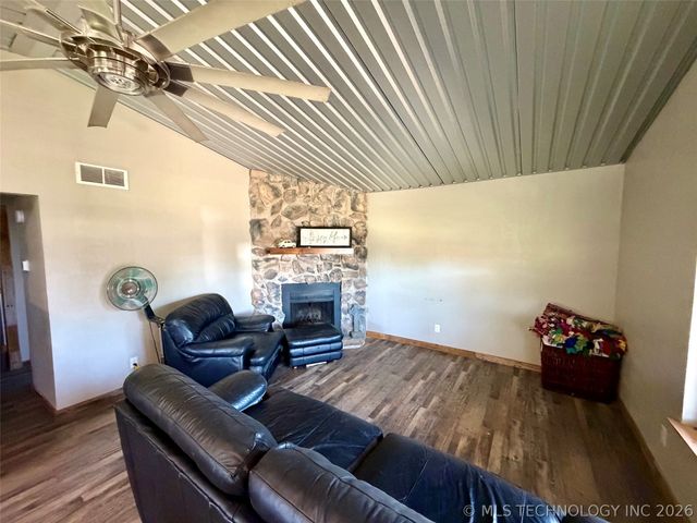 10569 Vickie Drive, Kingston, OK 73439