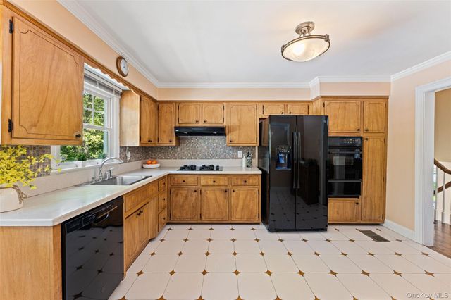 20 Cornell Drive, Hartsdale, NY 10530
