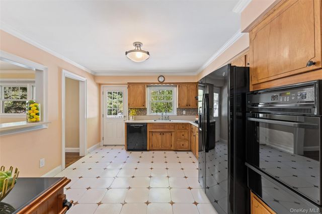 20 Cornell Drive, Hartsdale, NY 10530