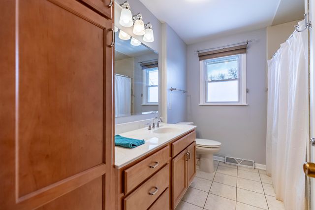 3543 44th Street, Highland, IN 46322