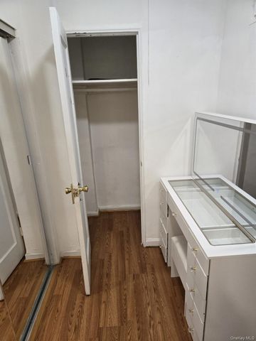 64-35 Yellowstone Blvd. 64-35 Yellowstone Blvd 6G 6G, Forest Hills, NY 11375
