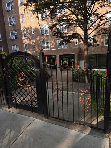 64-35 Yellowstone Blvd. 64-35 Yellowstone Blvd 6G 6G, Forest Hills, NY 11375