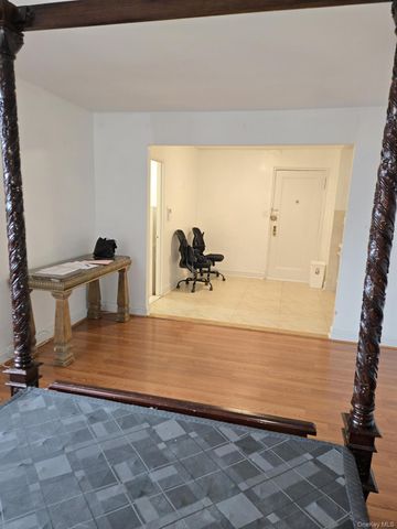 64-35 Yellowstone Blvd. 64-35 Yellowstone Blvd 6G 6G, Forest Hills, NY 11375