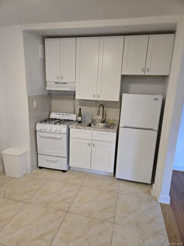 64-35 Yellowstone Blvd. 64-35 Yellowstone Blvd 6G 6G, Forest Hills, NY 11375