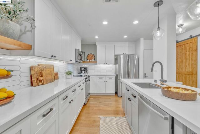1201 Alta Vista Dr 108, Walnut Creek, CA 94596