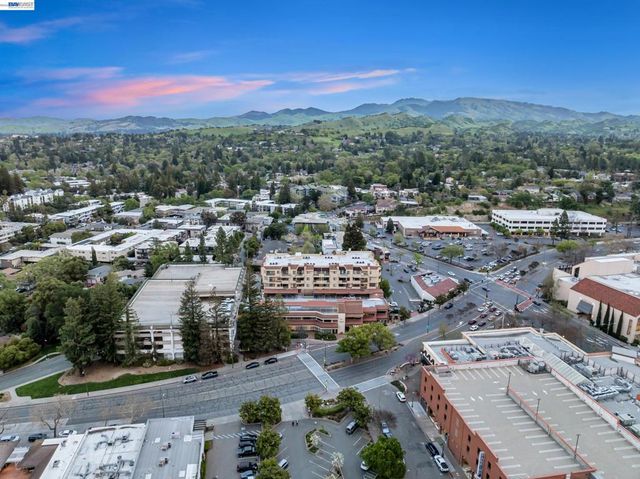 1201 Alta Vista Dr 108, Walnut Creek, CA 94596
