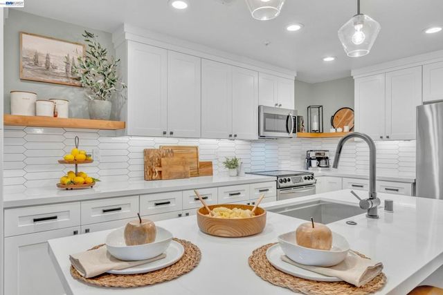 1201 Alta Vista Dr 108, Walnut Creek, CA 94596