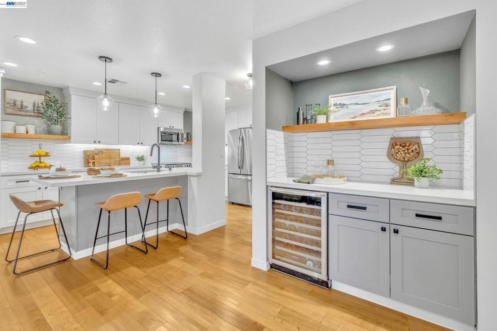 Image 11 of property listing at 1201 Alta Vista Dr 108, Walnut Creek, CA 94596