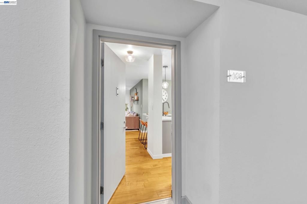 Image 13 of property listing at 1201 Alta Vista Dr 108, Walnut Creek, CA 94596