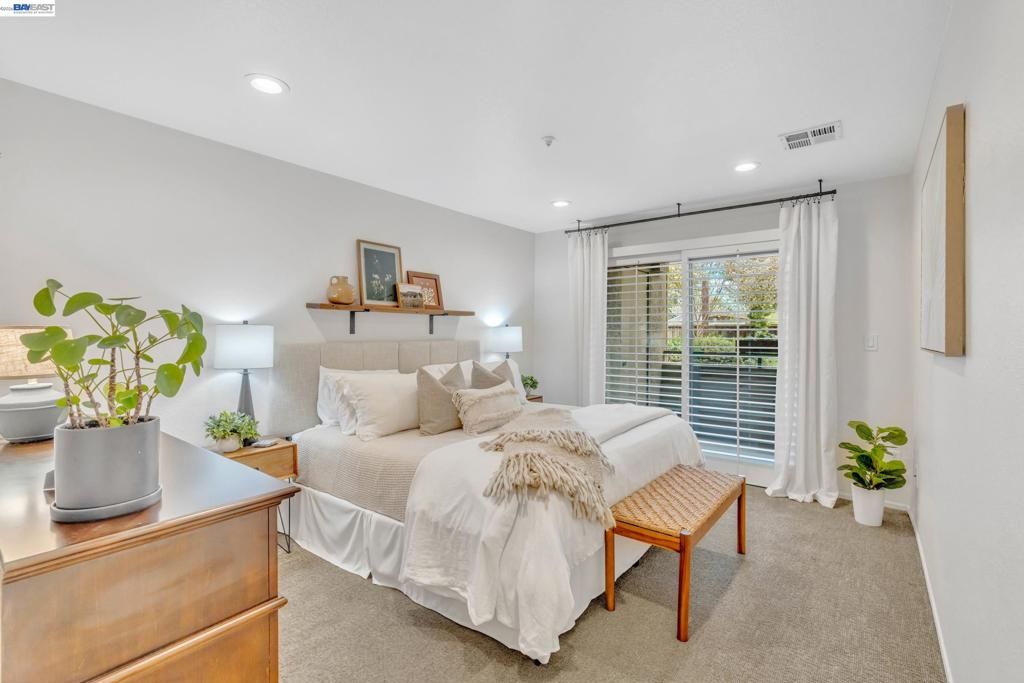 Image 21 of property listing at 1201 Alta Vista Dr 108, Walnut Creek, CA 94596