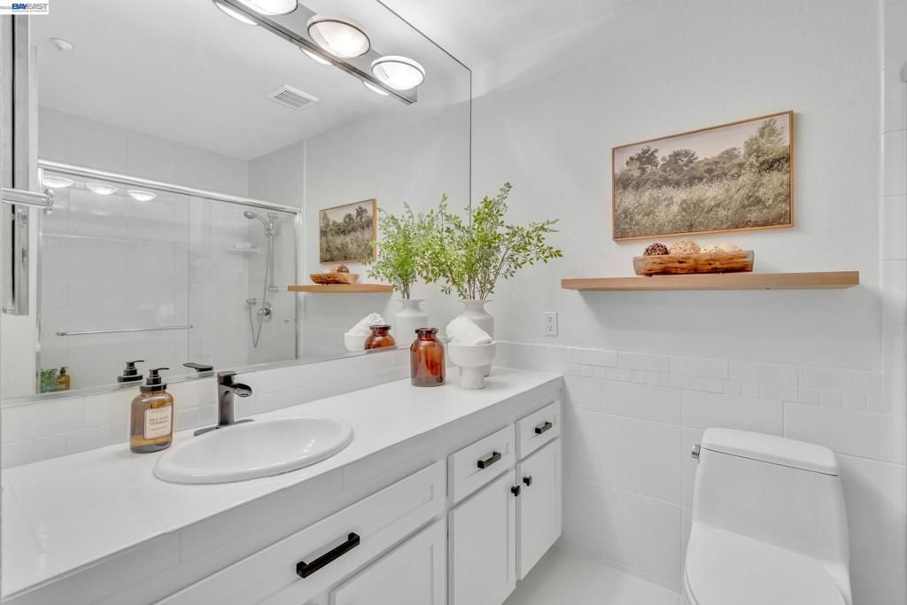 Image 27 of property listing at 1201 Alta Vista Dr 108, Walnut Creek, CA 94596