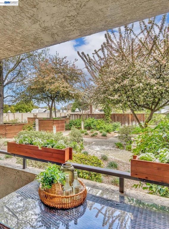 Image 29 of property listing at 1201 Alta Vista Dr 108, Walnut Creek, CA 94596