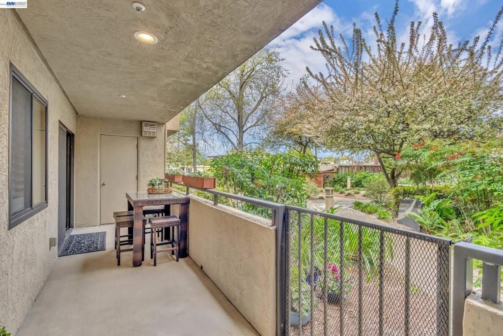 Image 30 of property listing at 1201 Alta Vista Dr 108, Walnut Creek, CA 94596
