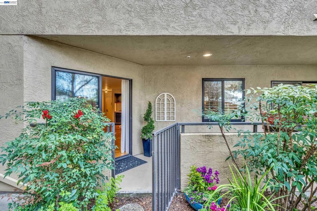 Image 31 of property listing at 1201 Alta Vista Dr 108, Walnut Creek, CA 94596