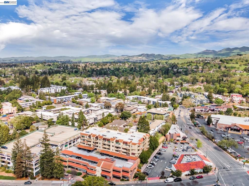 Image 43 of property listing at 1201 Alta Vista Dr 108, Walnut Creek, CA 94596