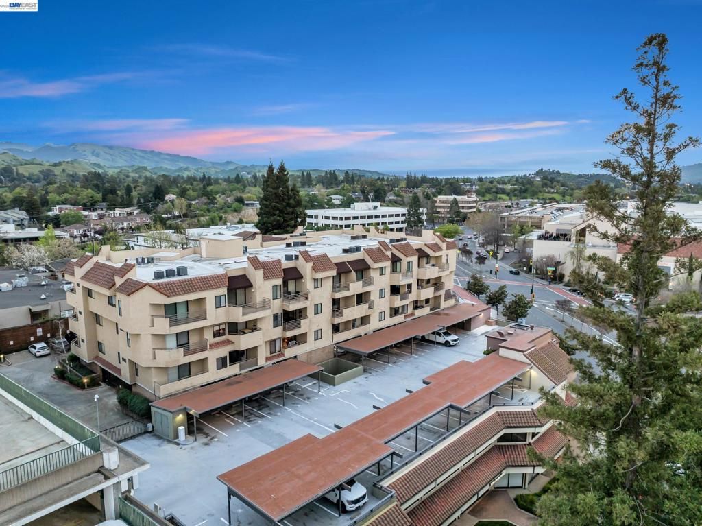 Image 45 of property listing at 1201 Alta Vista Dr 108, Walnut Creek, CA 94596