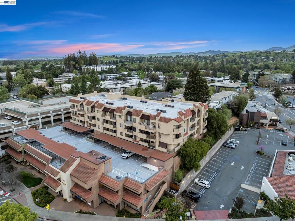 Image 46 of property listing at 1201 Alta Vista Dr 108, Walnut Creek, CA 94596