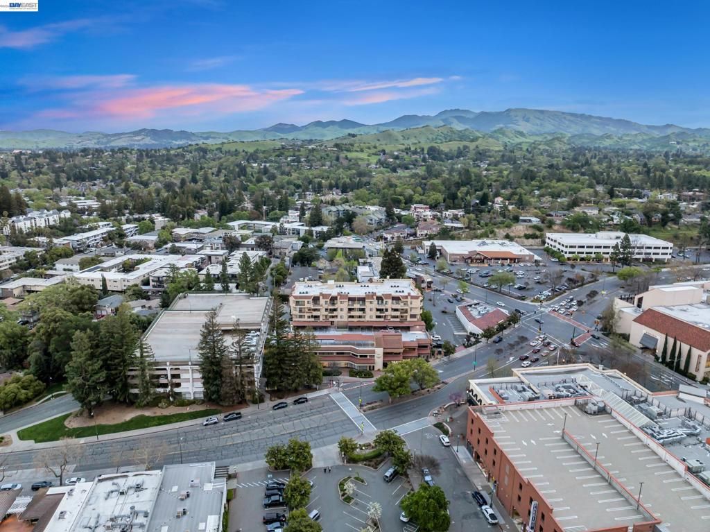Image 48 of property listing at 1201 Alta Vista Dr 108, Walnut Creek, CA 94596