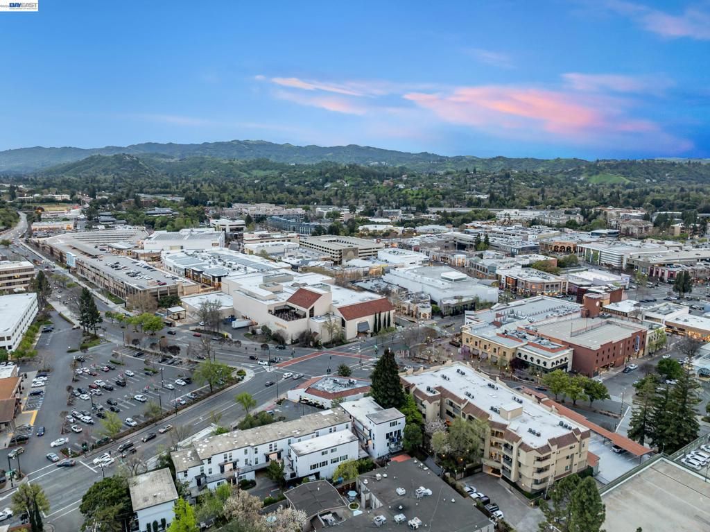 Image 49 of property listing at 1201 Alta Vista Dr 108, Walnut Creek, CA 94596