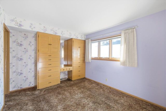 7106 N 37th STREET, Milwaukee, WI 53209