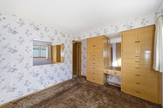 7106 N 37th STREET, Milwaukee, WI 53209