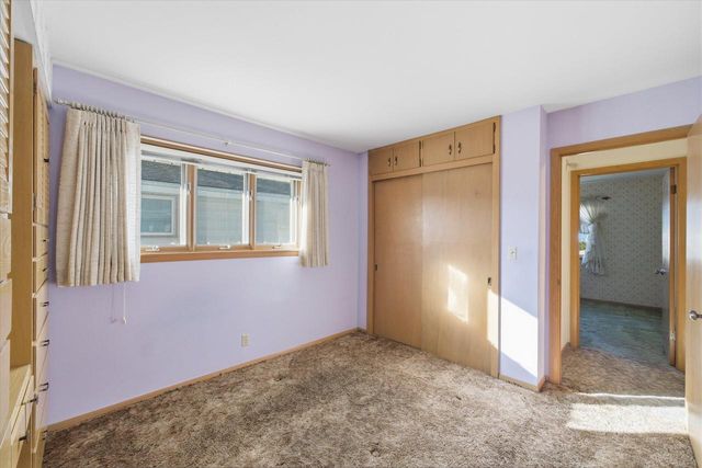 7106 N 37th STREET, Milwaukee, WI 53209