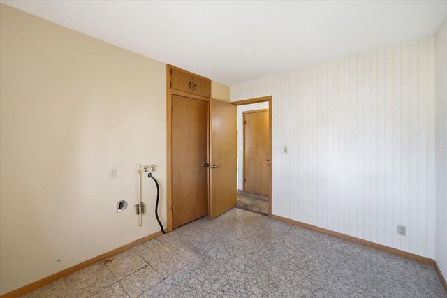 7106 N 37th STREET, Milwaukee, WI 53209