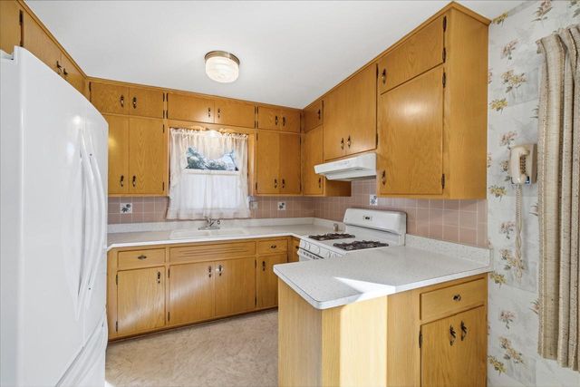 7106 N 37th STREET, Milwaukee, WI 53209