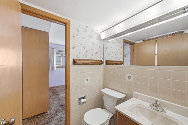 7106 N 37th STREET, Milwaukee, WI 53209