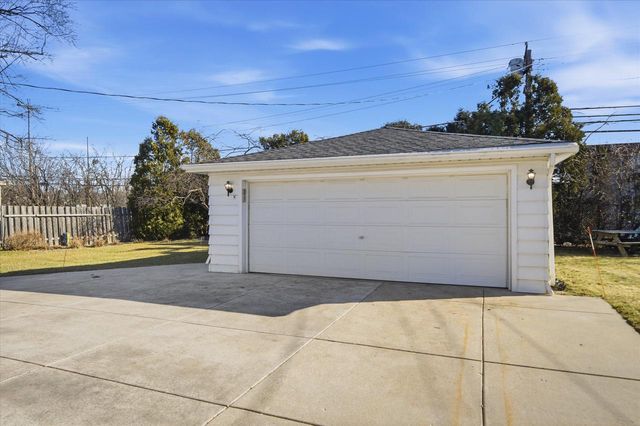 7106 N 37th STREET, Milwaukee, WI 53209