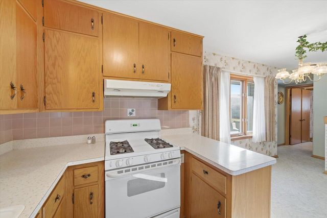 7106 N 37th STREET, Milwaukee, WI 53209