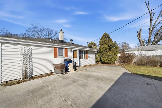 7106 N 37th STREET, Milwaukee, WI 53209