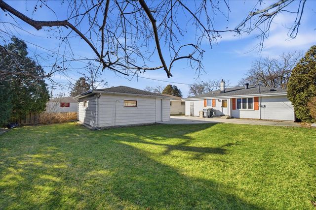 7106 N 37th STREET, Milwaukee, WI 53209