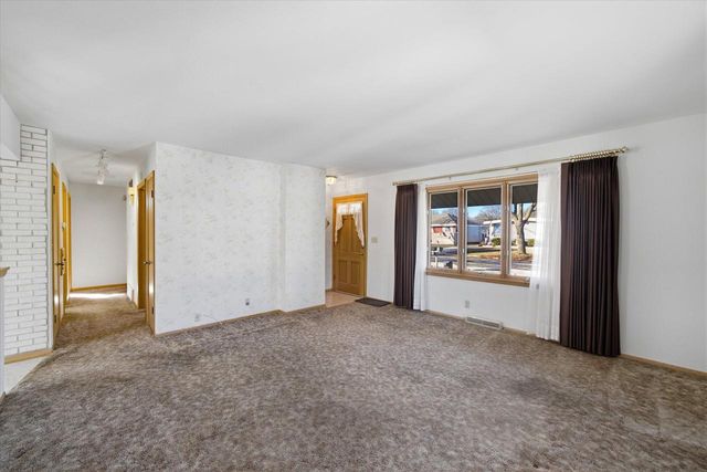 7106 N 37th STREET, Milwaukee, WI 53209