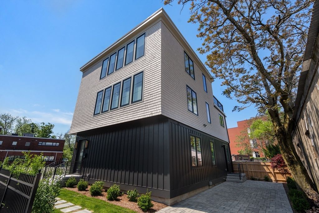17 Smith Place, Cambridge, MA 02138