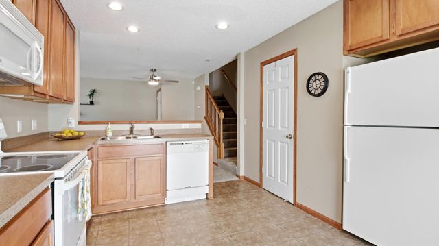 5010 149th Street N 5, Hugo, MN 55038